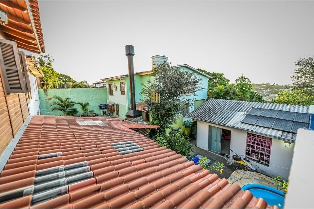 Casa de Condomínio 4 dormitórios no bairro Santa Tereza
