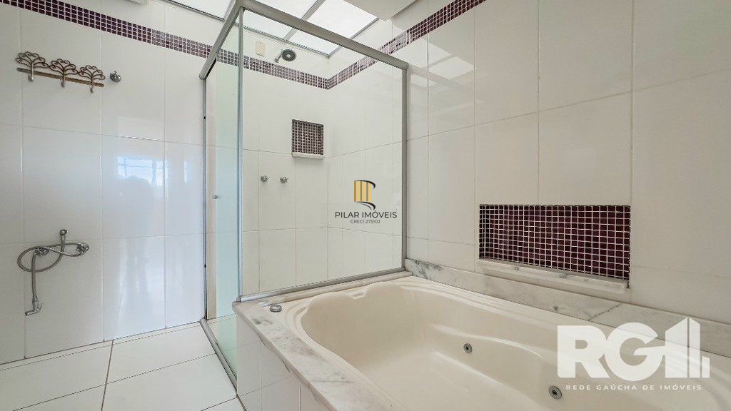 Casa 4 dormitórios no bairro Chácara das Pedras