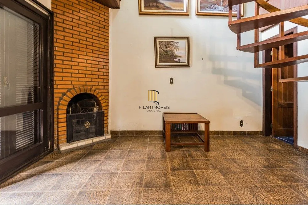 Casa 3 dormitórios no bairro Partenon