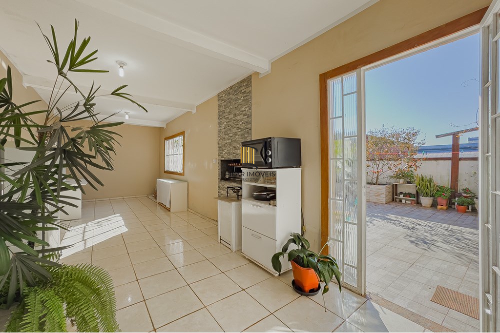 Casa 3 dormitórios no bairro Sarandi