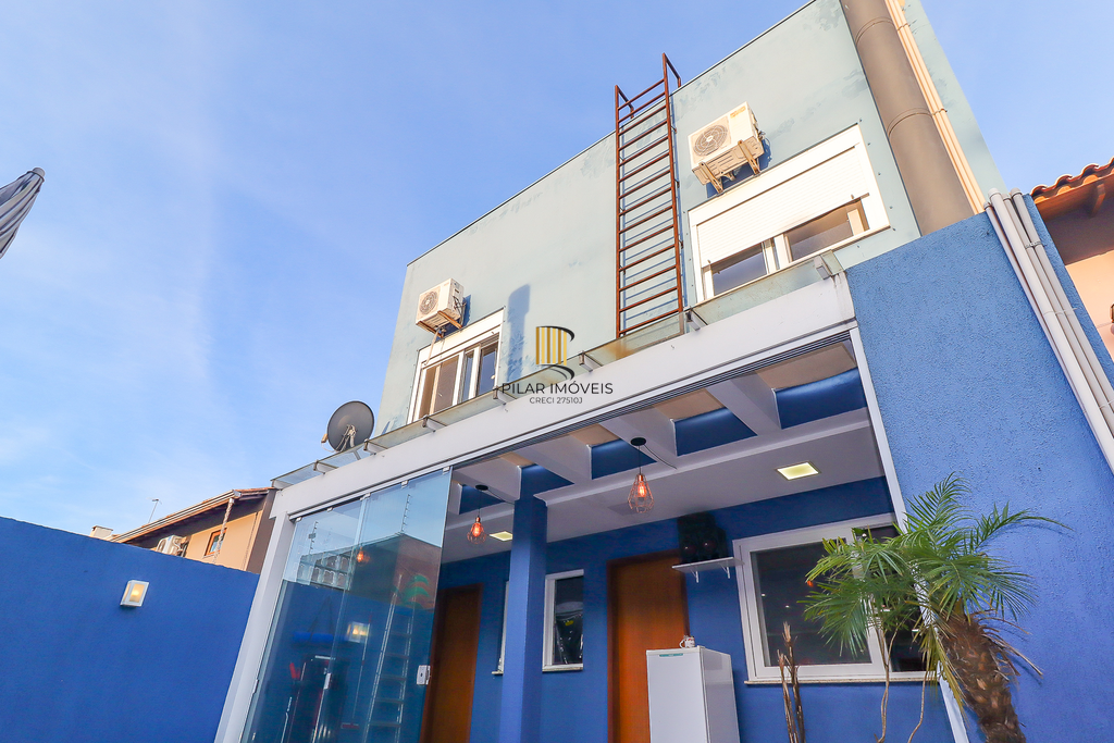 Casa 3 dormitórios no bairro Hípica