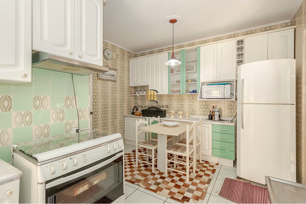 Casa 3 dormitórios no bairro Menino Deus