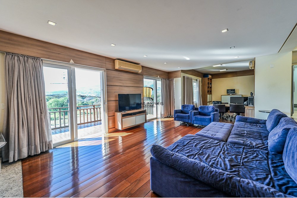 Casa 4 dormitórios no bairro Morro Santana