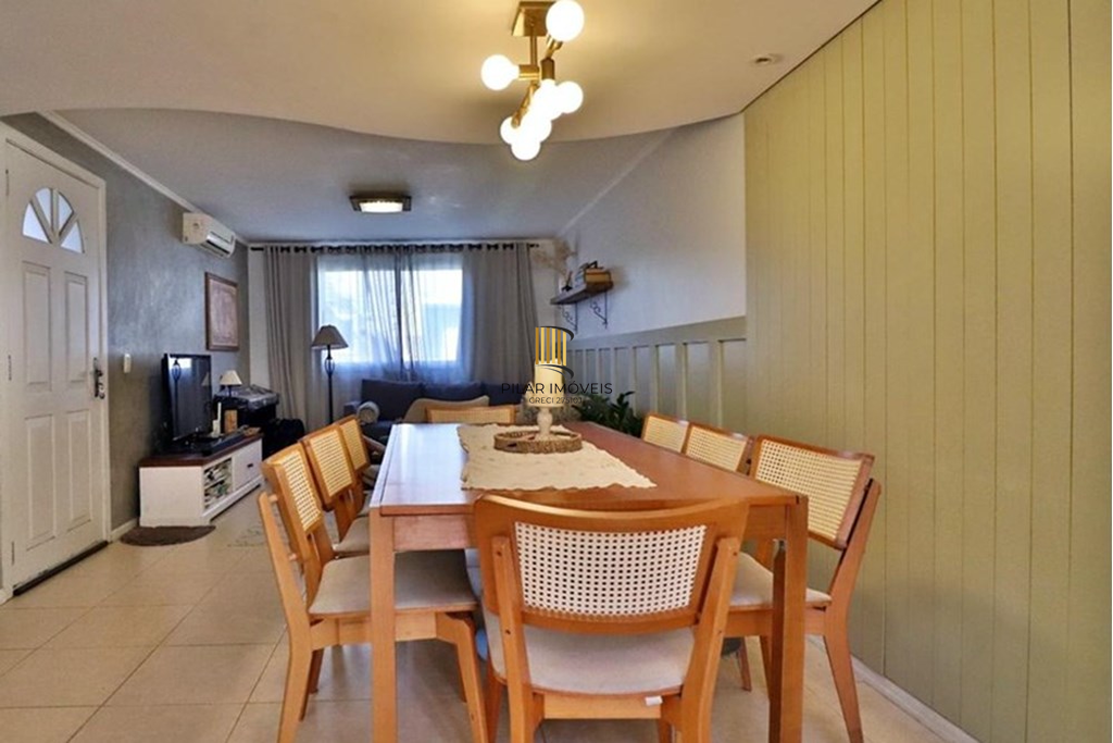 Casa de Condomínio 3 dormitórios no bairro São Sebastião