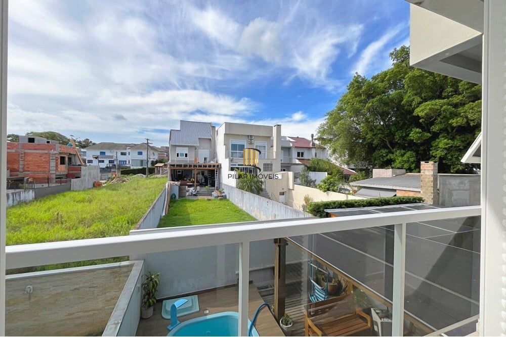 Casa 3 dormitórios no bairro Hípica