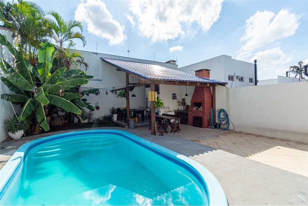 Casa 4 dormitórios no bairro Moinhos de Vento