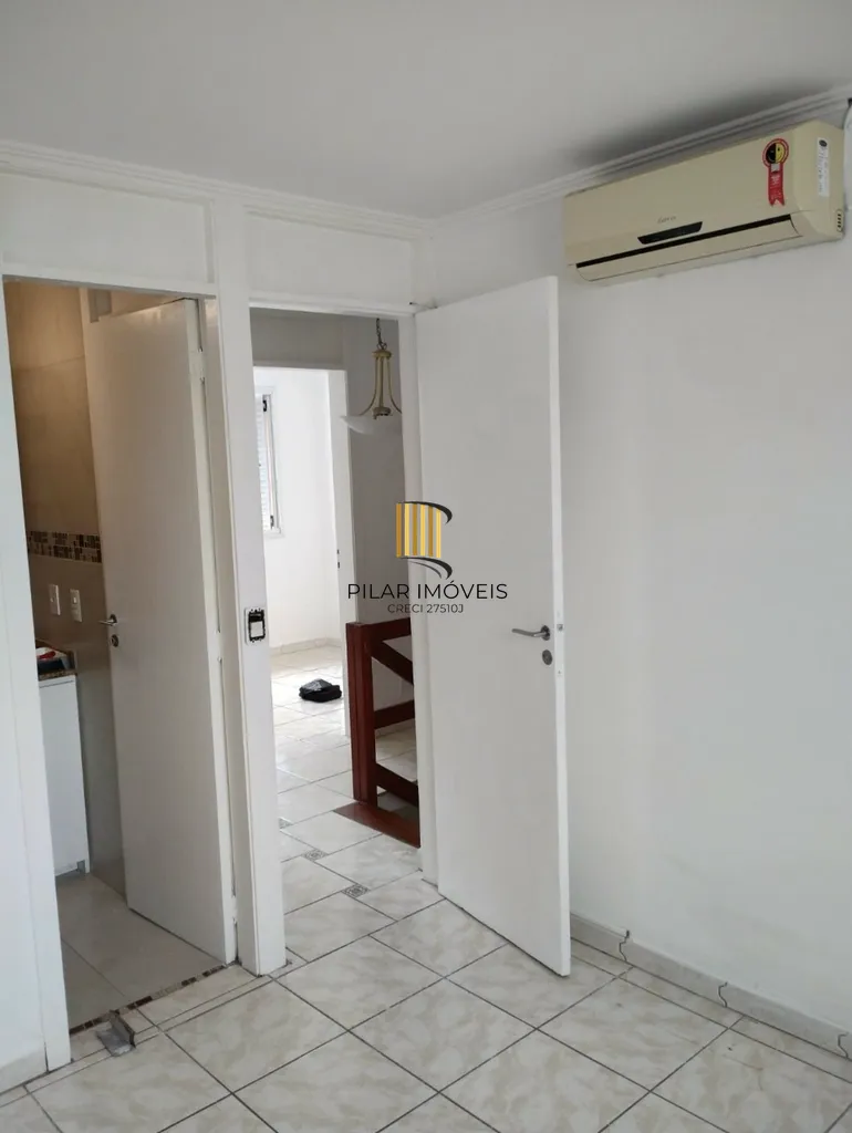 Casa de Condomínio 4 dormitórios no bairro Jardim Itu