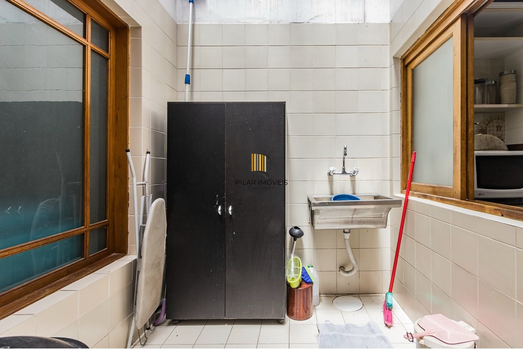 Casa 3 dormitórios no bairro Medianeira