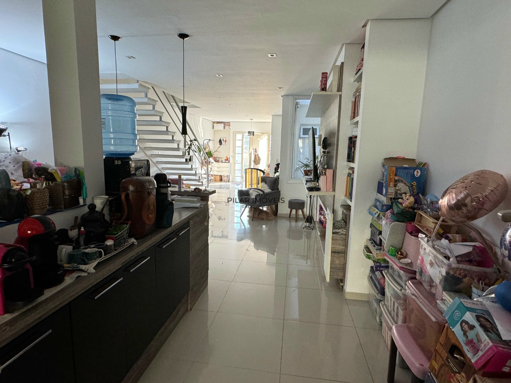 Casa 3 dormitórios no bairro Hípica