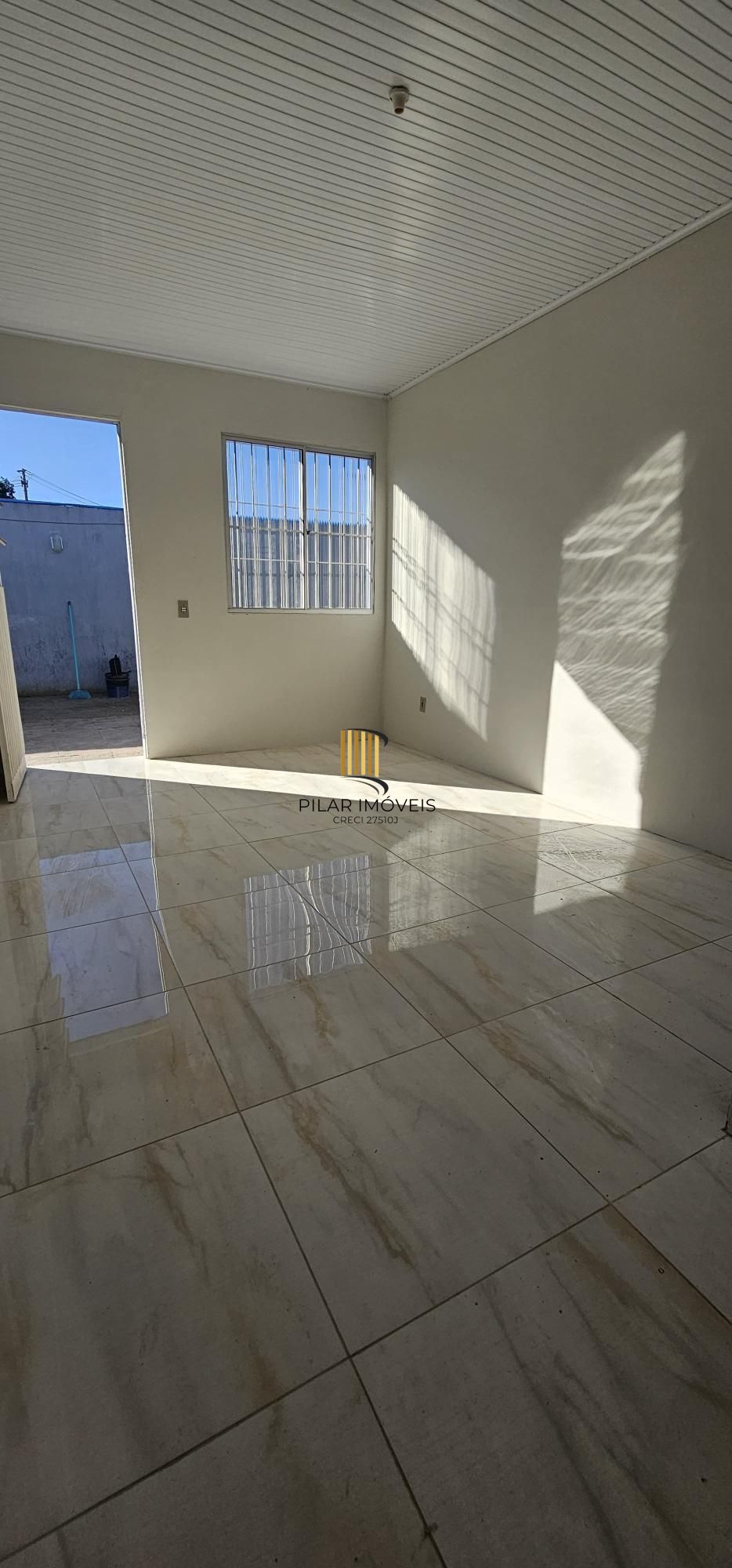Casa com 02 dorm, vaga por convenção, 40 m², condomínio fechado, Alvorada