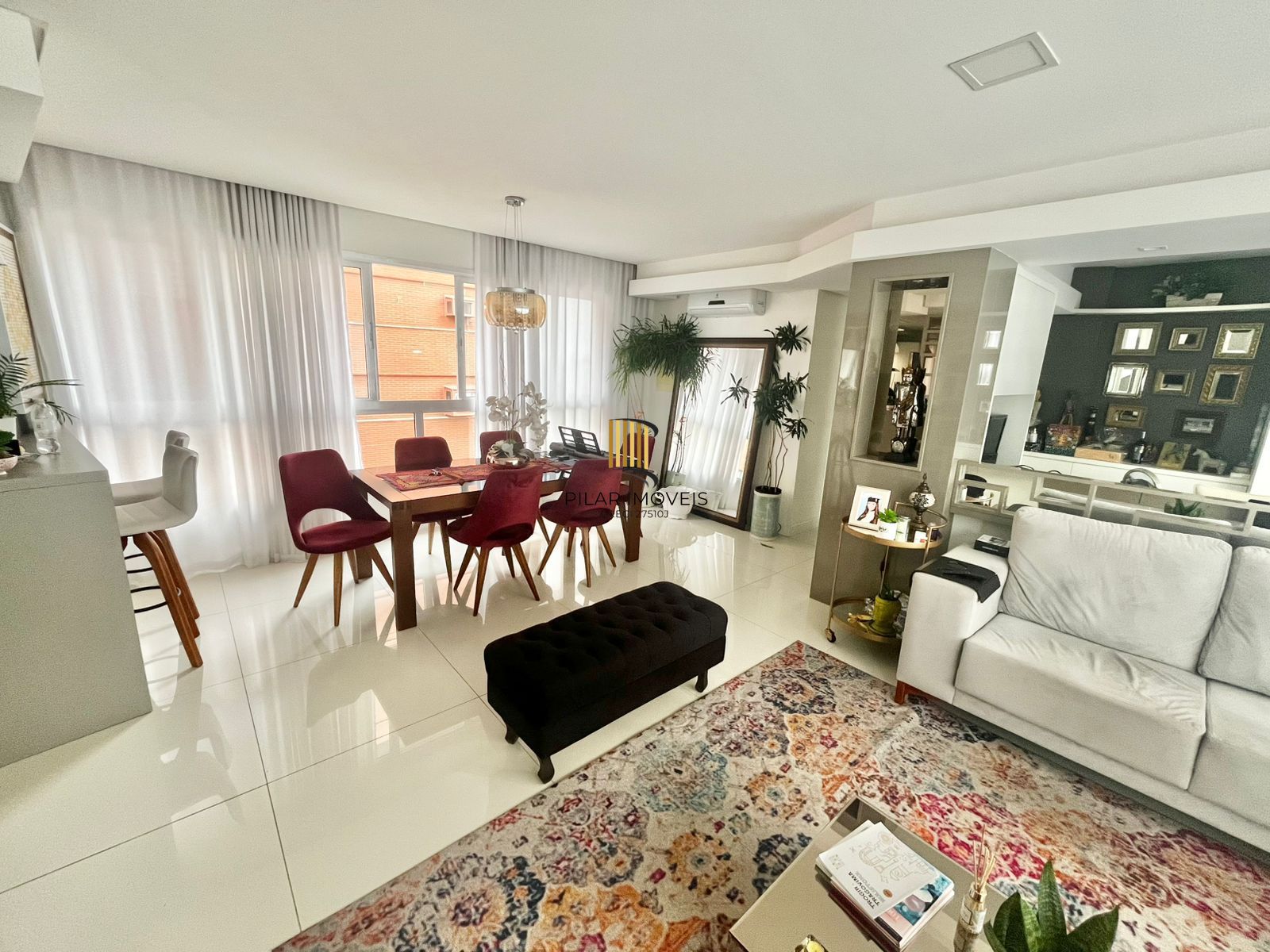 Apto de 03 dorm, sendo 01 suíte, 02 vagas, 103 m2, na João Obino, semi mobiliado