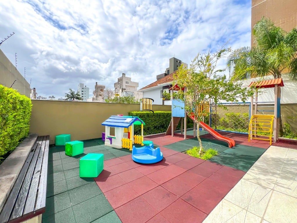 Apartamento 4 dormitórios no bairro Petrópolis