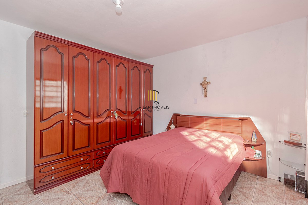Casa 4 dormitórios no bairro Vila Nova