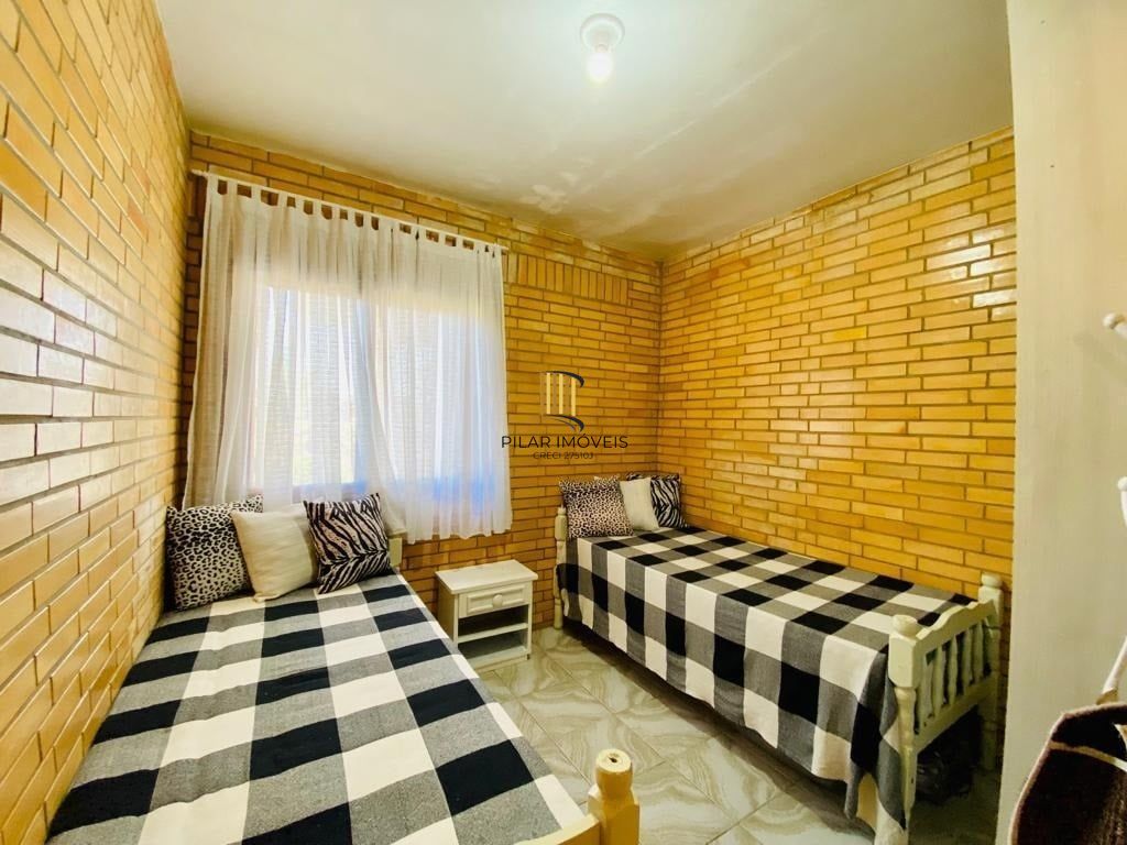 Casa 2 dormitórios no bairro Arpoador