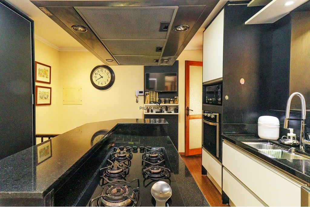 Casa 4 dormitórios no bairro Três Figueiras