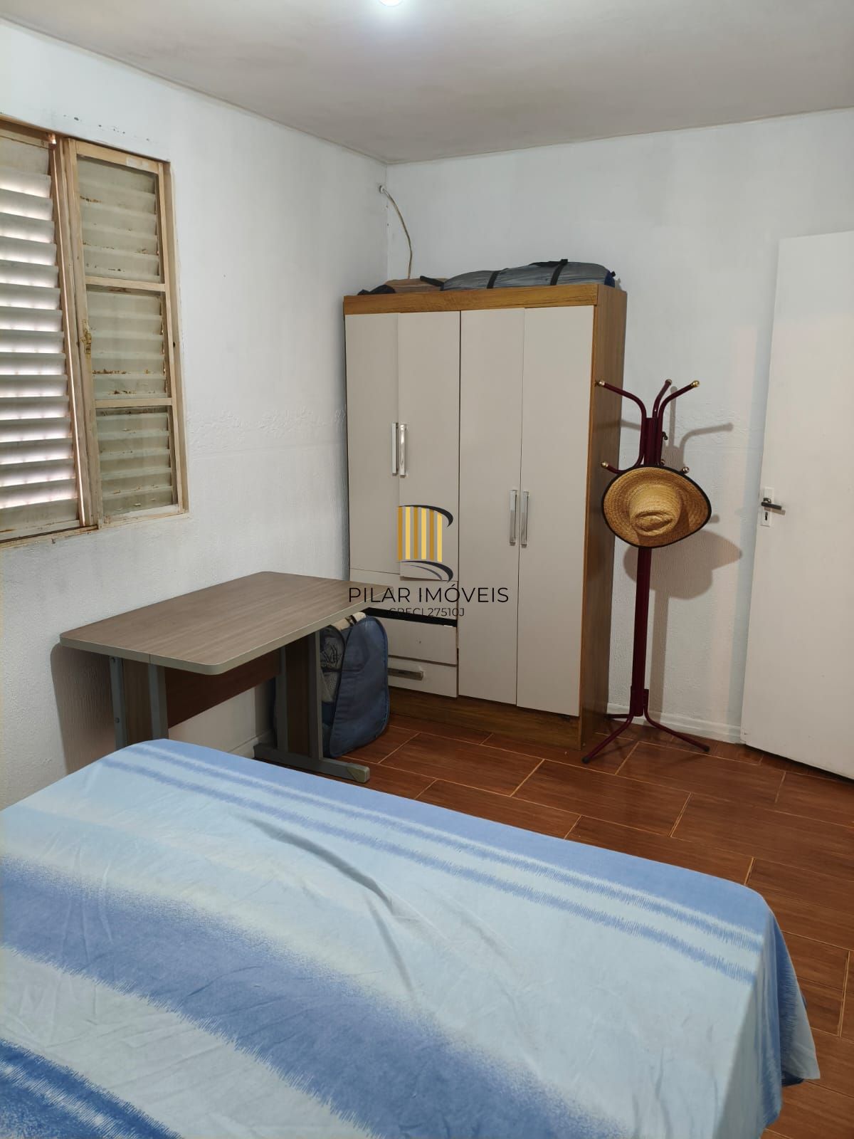 Casa com 80 m2 de área construída, 03 dorm, sala estar/jantar, cozinha, pátio