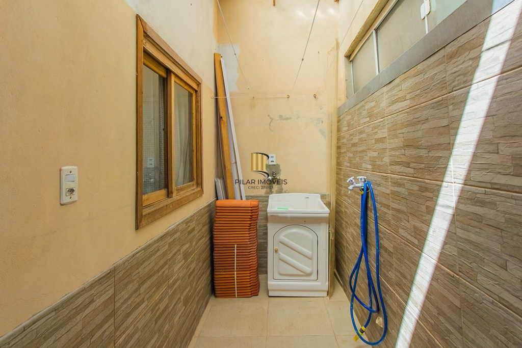 Casa de Condomínio 3 dormitórios no bairro Olaria