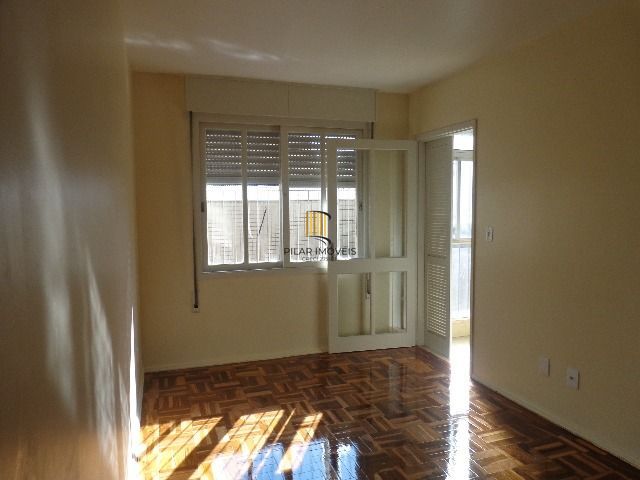 01 dormitório com 50 m2, prédio com elevador