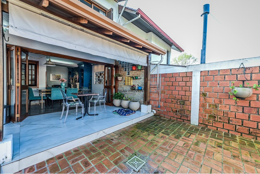 Casa de Condomínio 3 dormitórios no bairro Cavalhada