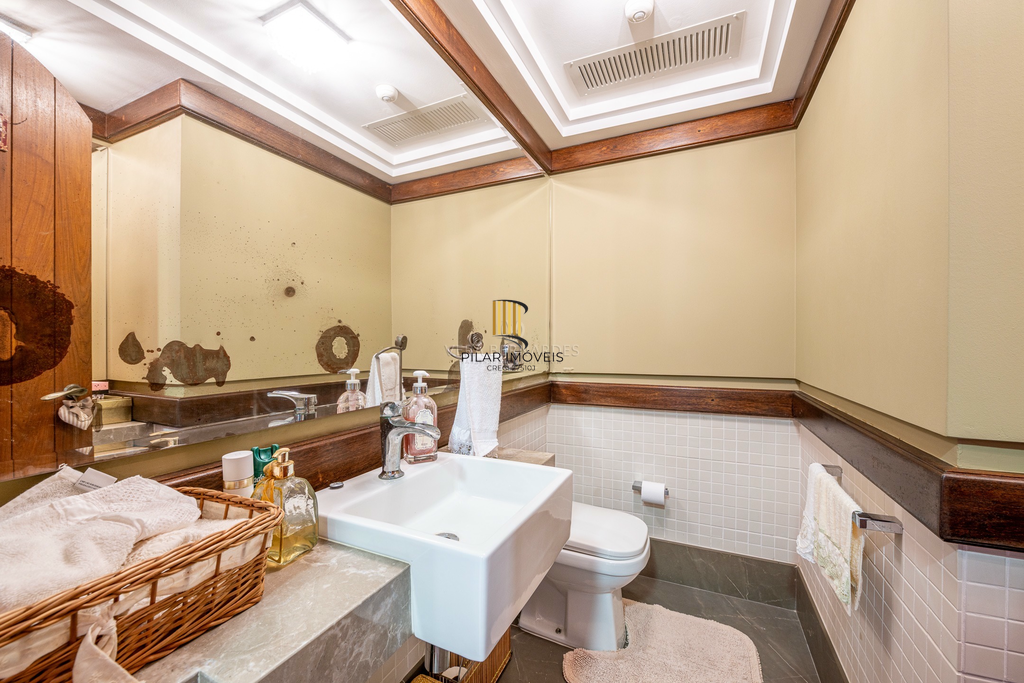 Casa de Condomínio 3 dormitórios no bairro Cavalhada