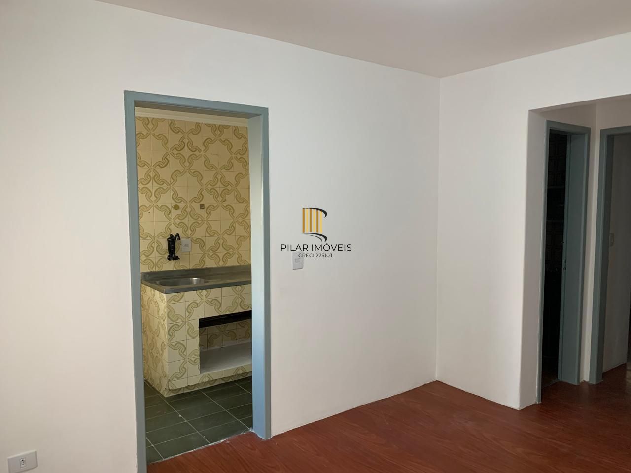 01 dormitório, na João Alfredo, Cidade Baixa, com 36 m2, 01 lance de escada