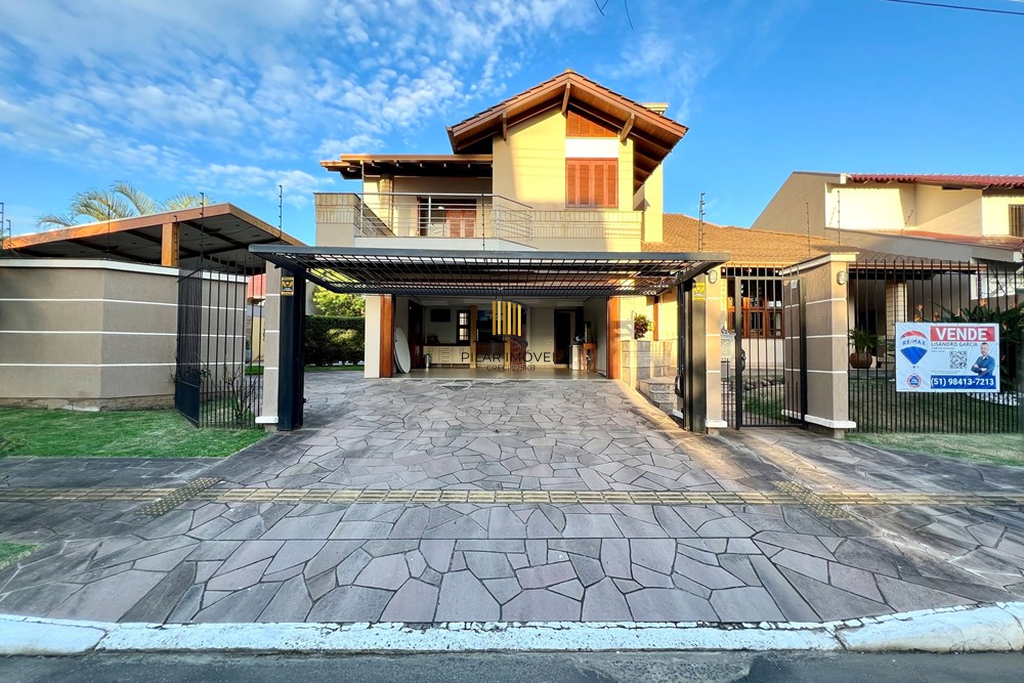 Casa 4 dormitórios no bairro Moinhos de Vento