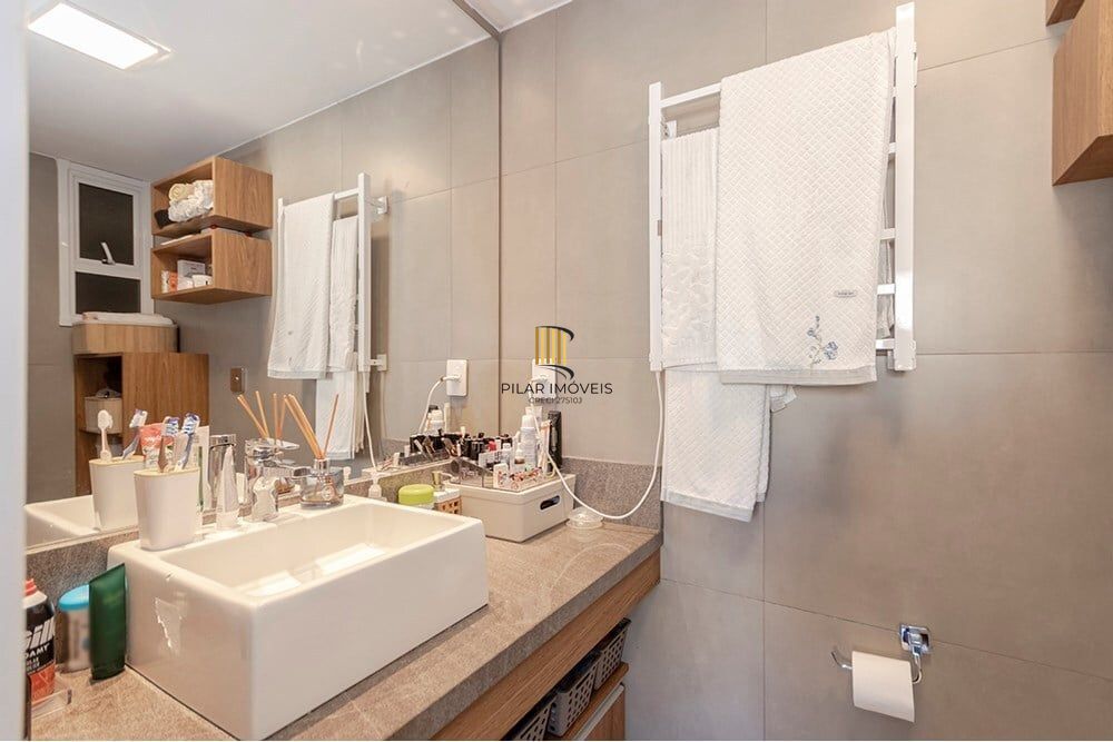 Apartamento 3 dormitórios no bairro Menino Deus