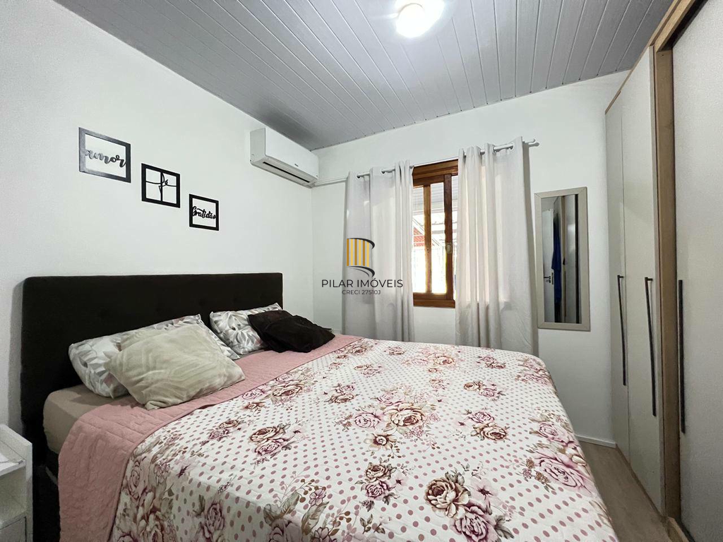 Casa 3 dormitórios no bairro Hípica