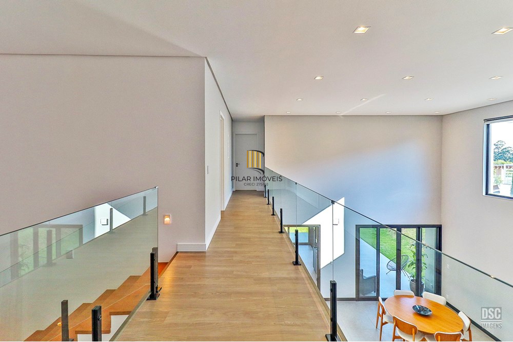 Casa de Condomínio 5 dormitórios no bairro Vila Nova