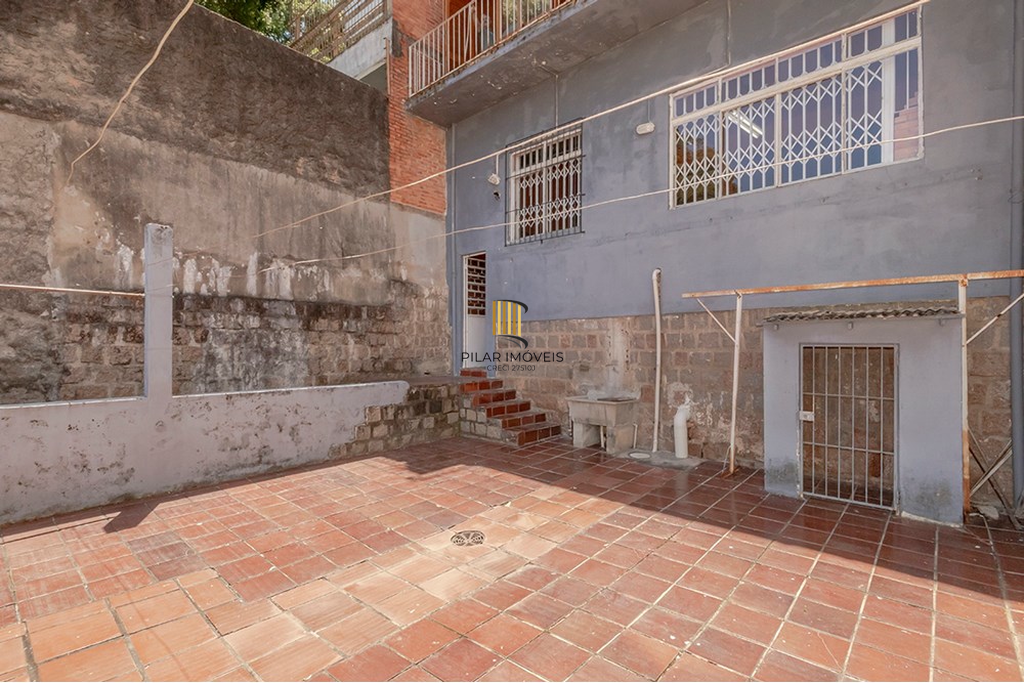 Casa 3 dormitórios no bairro Menino Deus