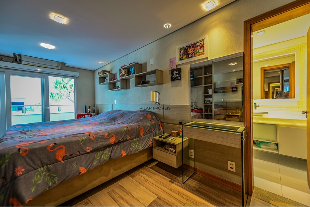 Casa 5 dormitórios no bairro Menino Deus