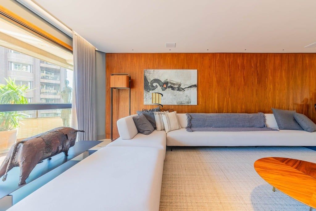 Apartamento 4 dormitórios no bairro Moinhos de Vento