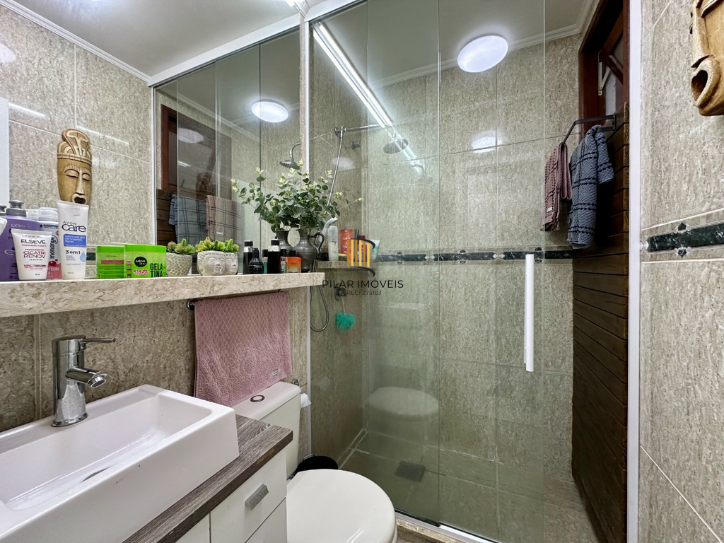 Casa 2 dormitórios no bairro Hípica