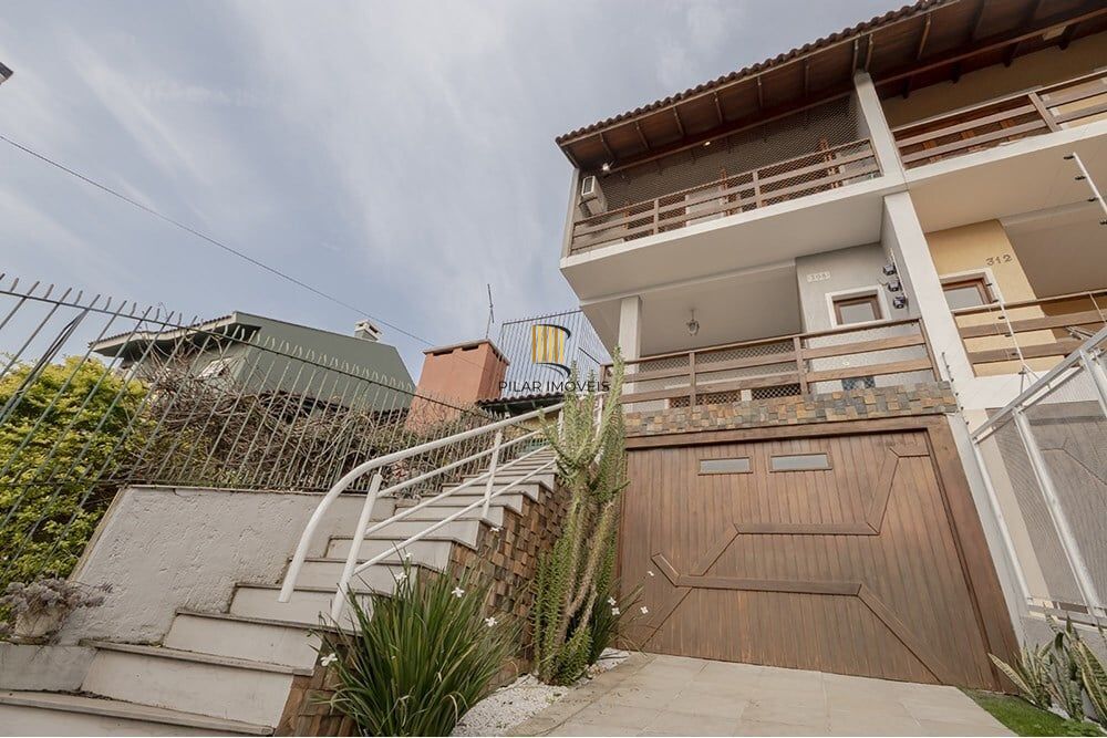 Casa 3 dormitórios no bairro Espírito Santo