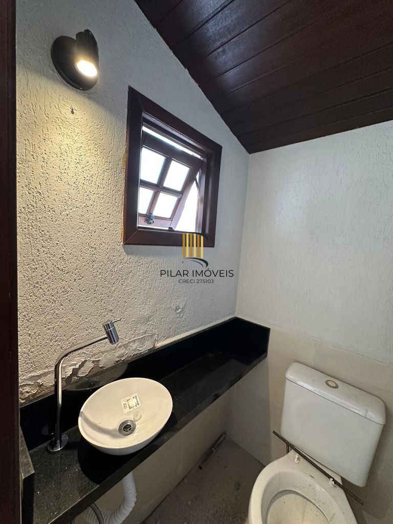 Casa 3 dormitórios no bairro Hípica