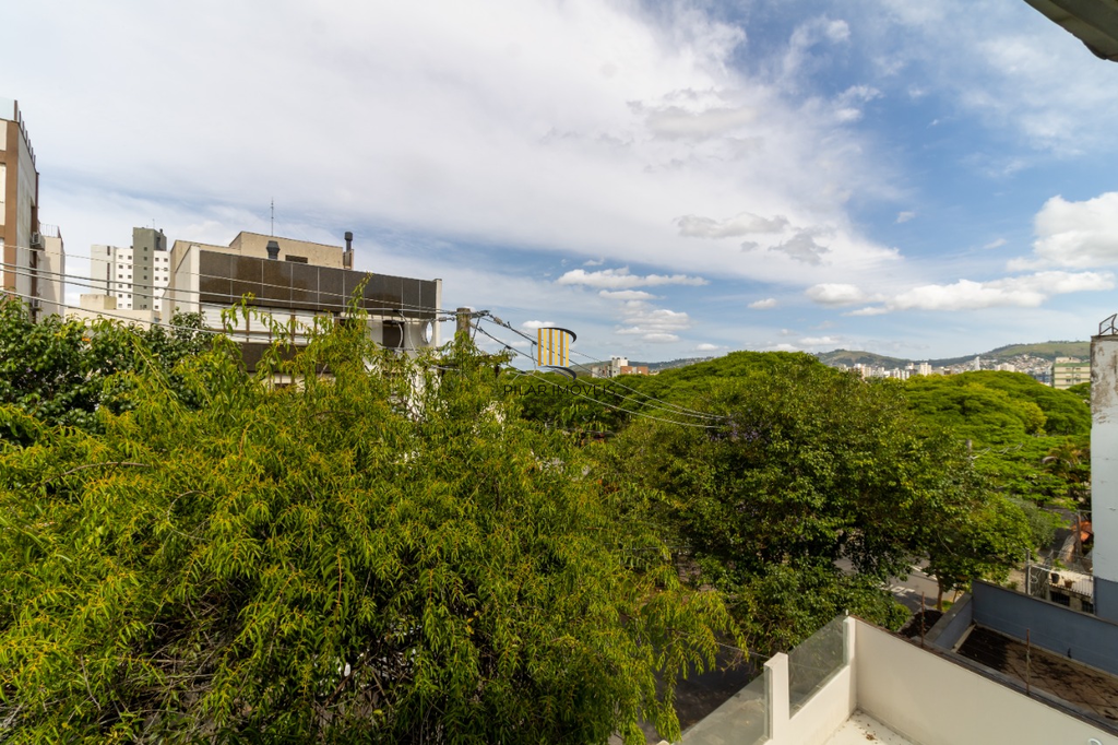 Casa 5 dormitórios no bairro Petrópolis