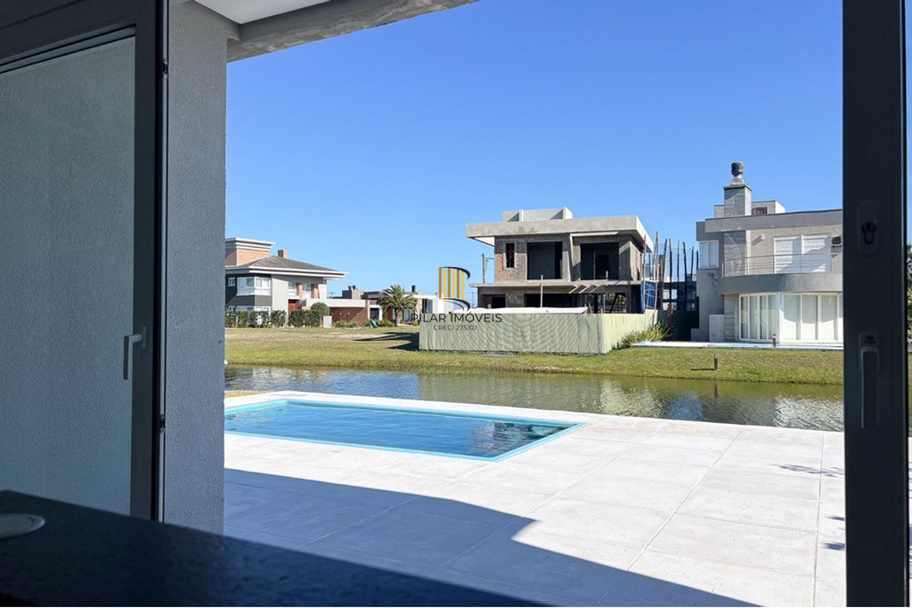 Casa de Condomínio 4 dormitórios no bairro Centro