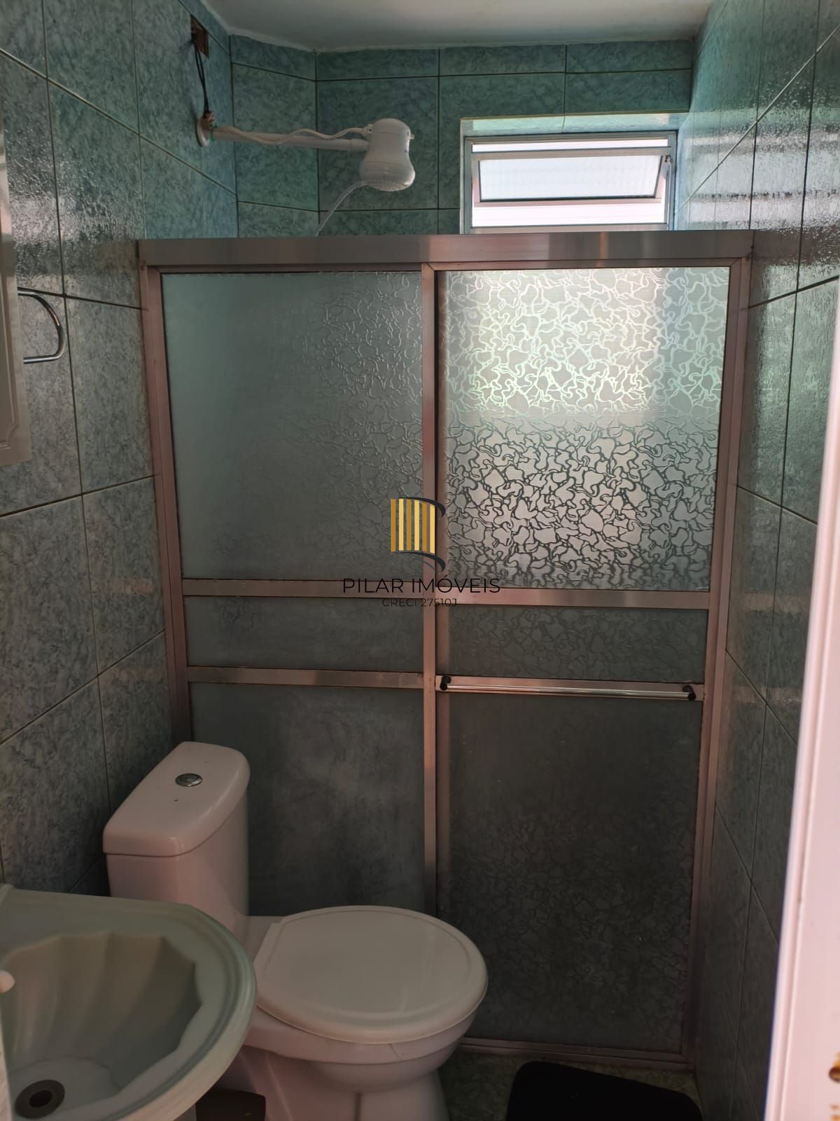 Casa com 80 m2 de área construída, 03 dorm, sala estar/jantar, cozinha, pátio