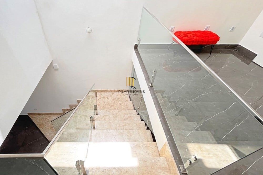 Casa 2 dormitórios no bairro Hípica