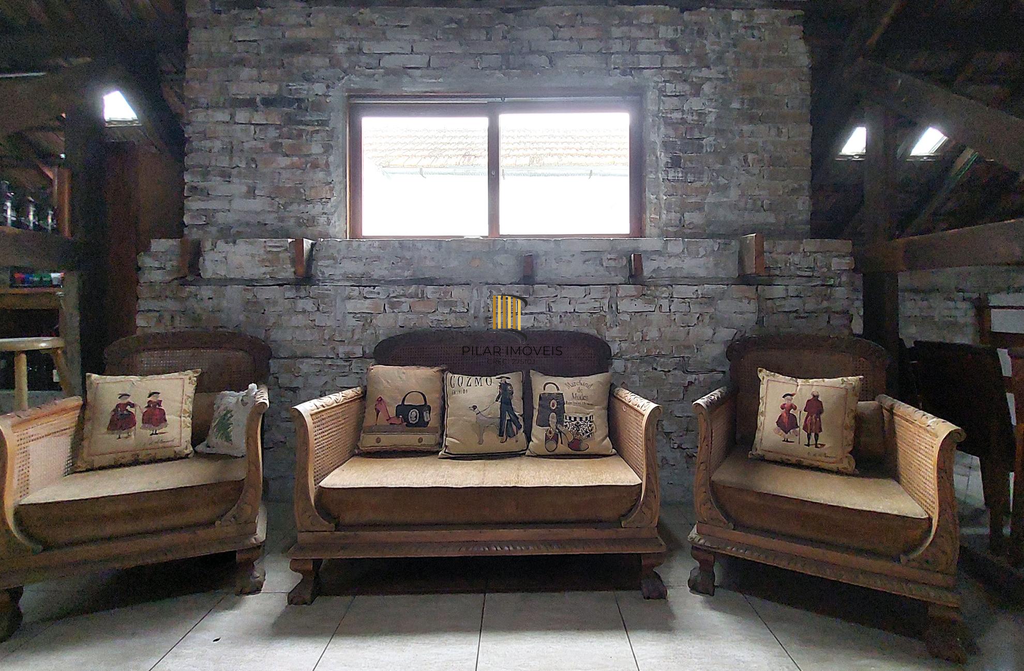 Casa 3 dormitórios no bairro Floresta