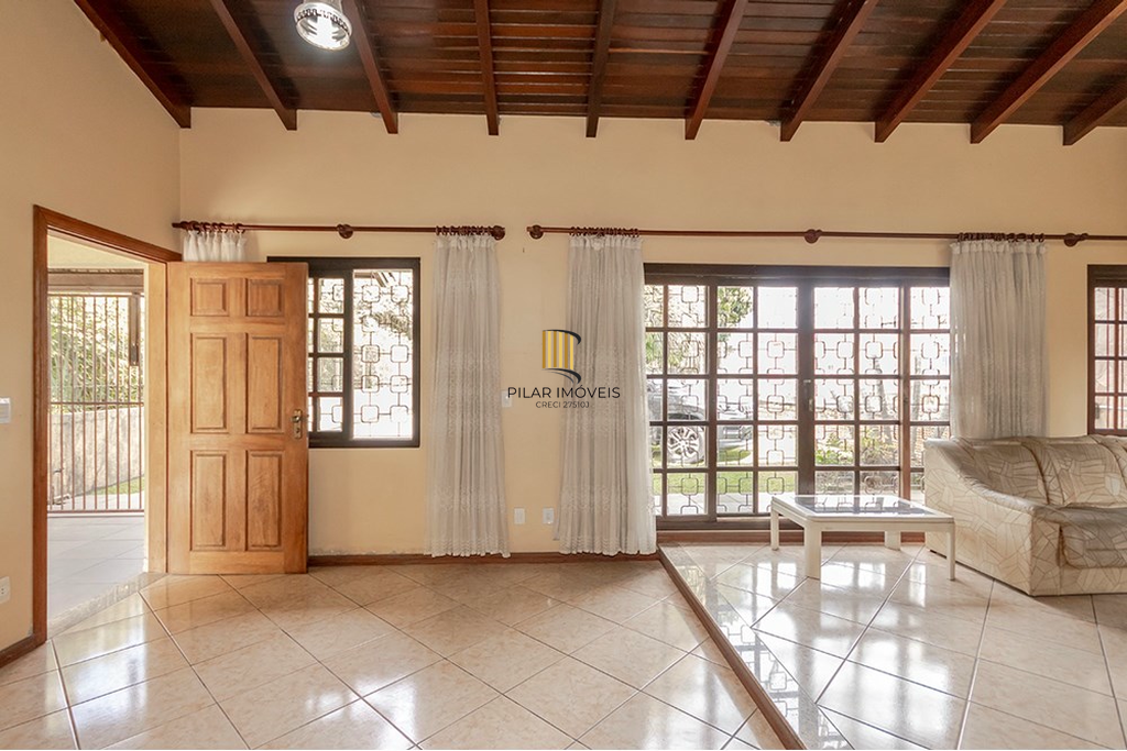 Casa 4 dormitórios no bairro Cavalhada