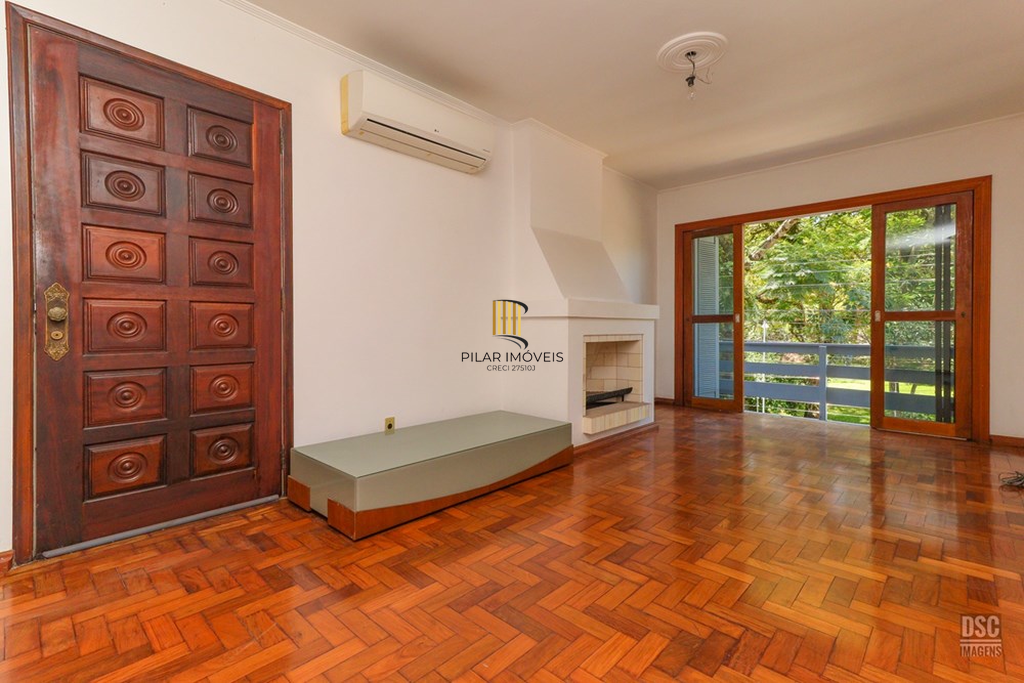 Casa 7 dormitórios no bairro Vila Ipiranga