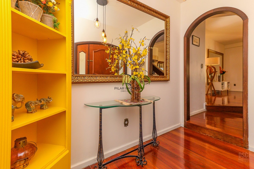Casa 6 dormitórios no bairro Jardim Planalto