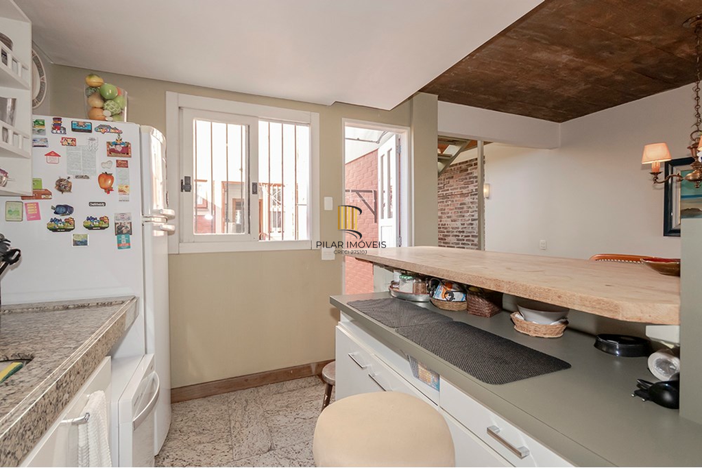 Casa 3 dormitórios no bairro Chácara das Pedras