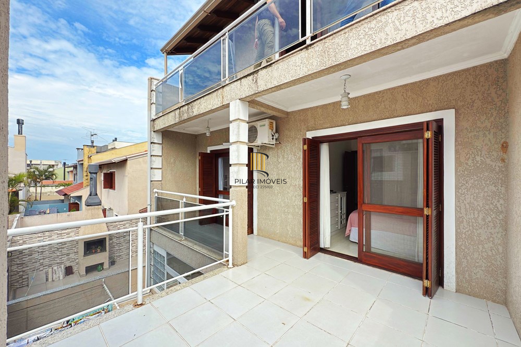 Casa de Condomínio 3 dormitórios no bairro Hípica