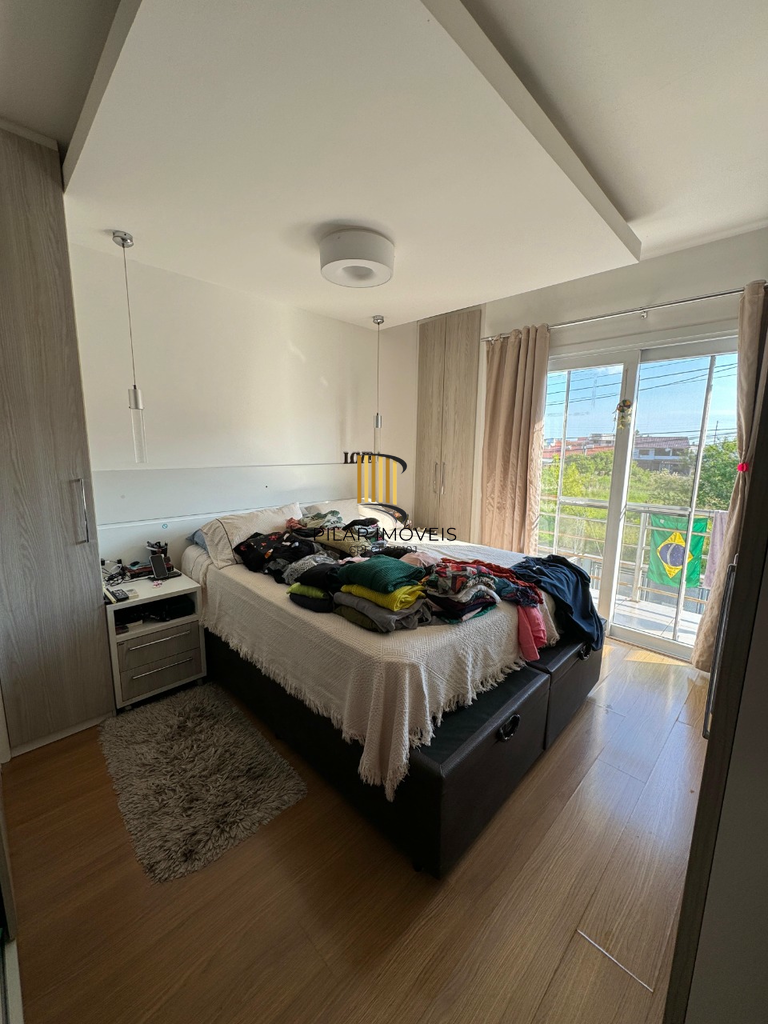 Casa 3 dormitórios no bairro Hípica