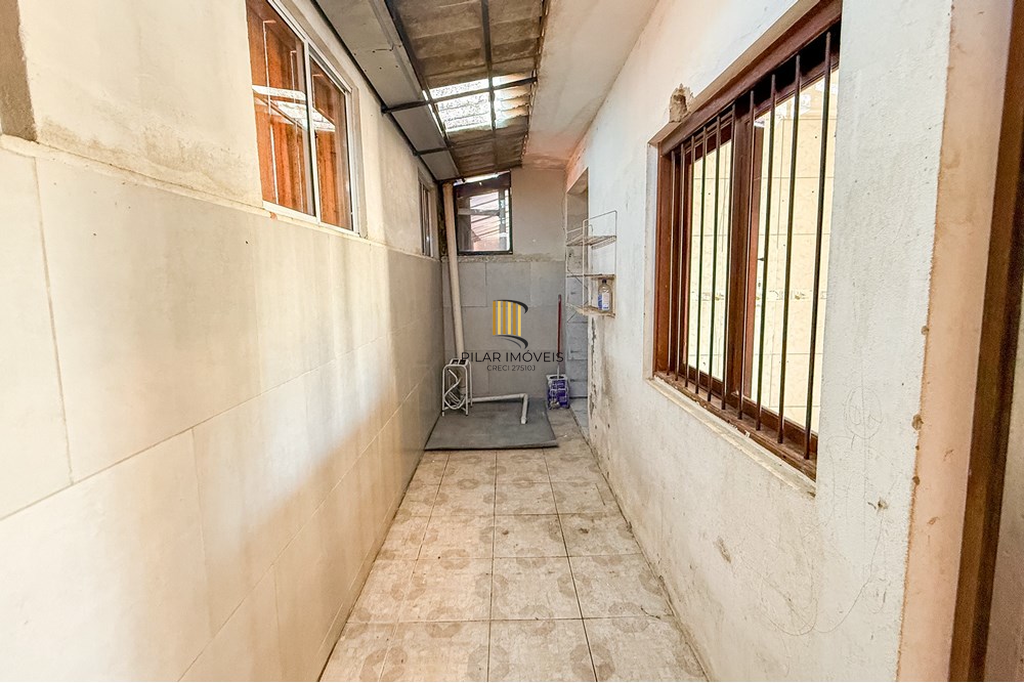 Casa 2 dormitórios no bairro Olaria