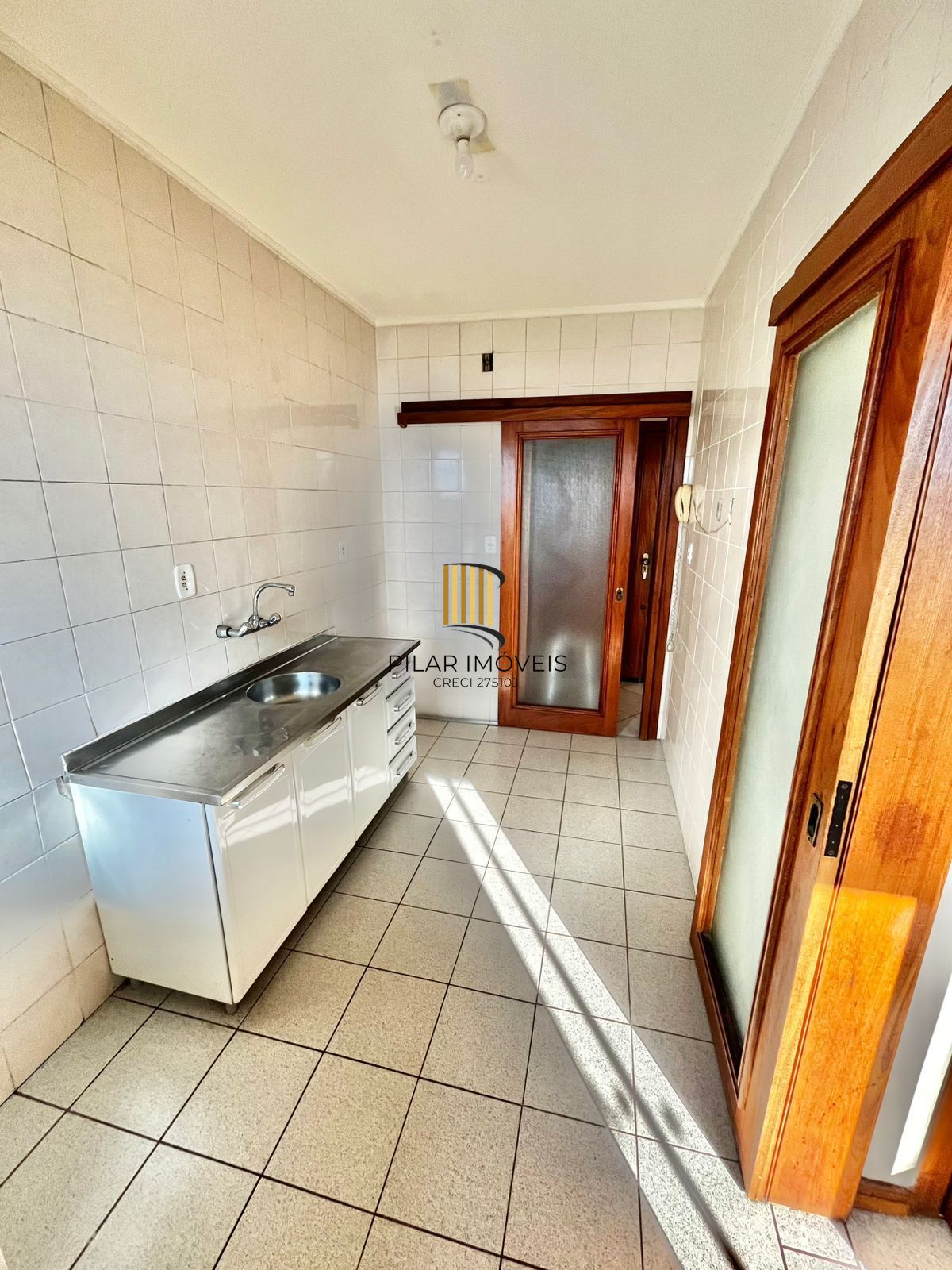 Apto 03 dorm com suíte, andar alto, vista, ótima posição solar, 1 vaga no Cristo