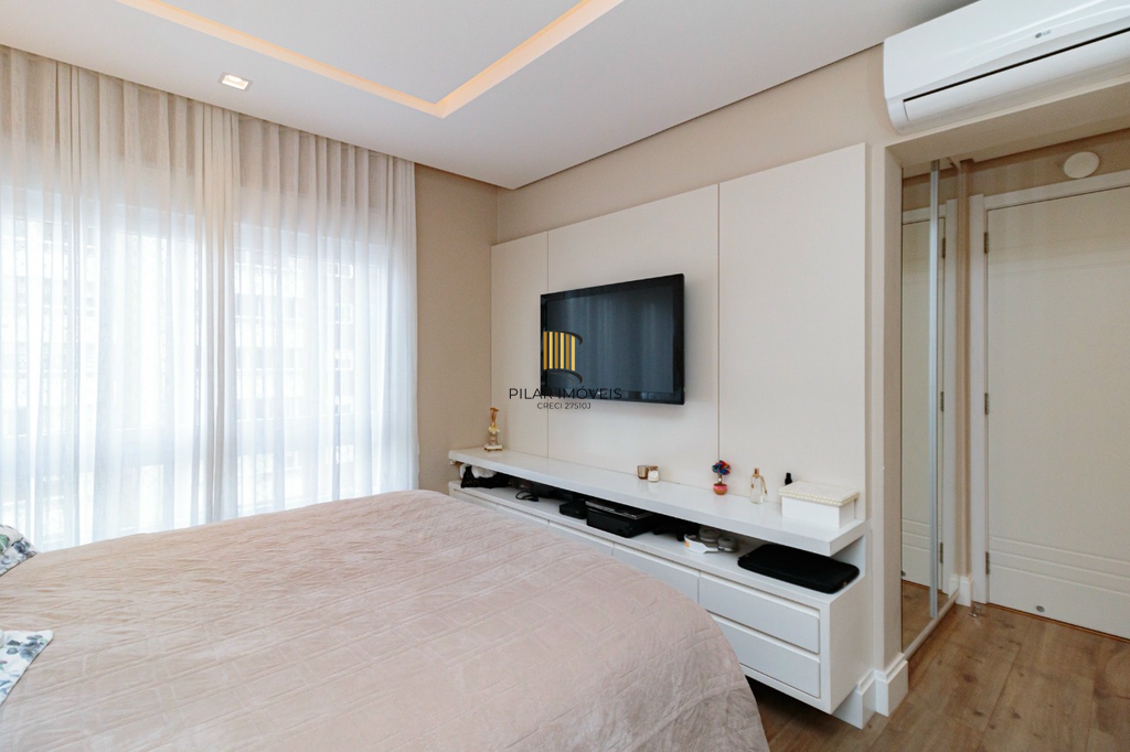 Apartamento 4 dormitórios no bairro Menino Deus
