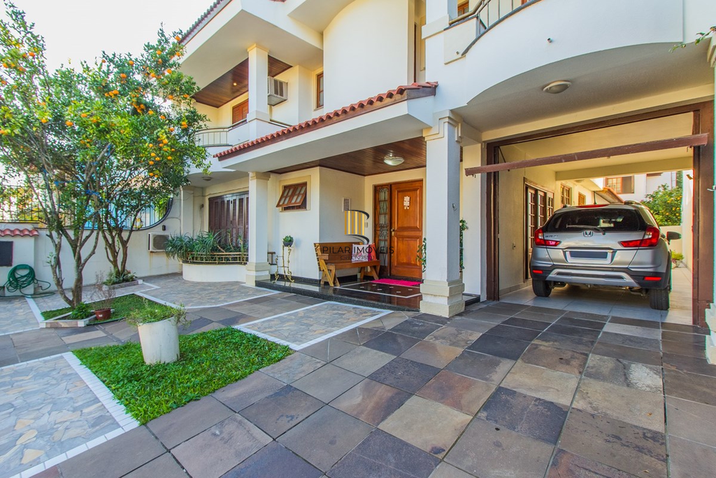 Casa 5 dormitórios no bairro Marechal Rondon
